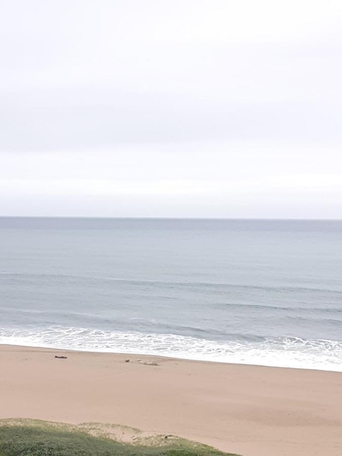 Breezy Seaview- On The Beach Amanzimtoti Exterior foto