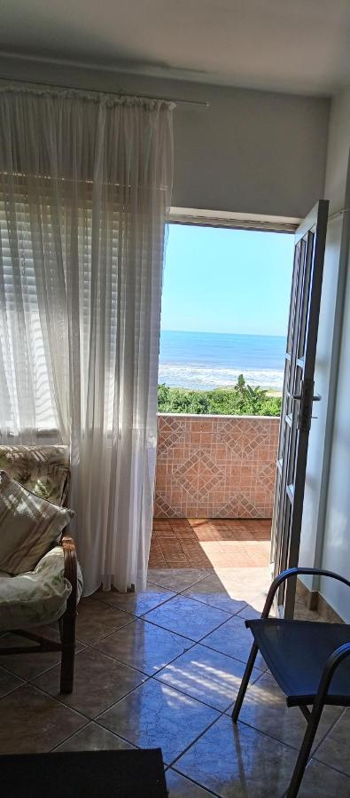 Breezy Seaview- On The Beach Amanzimtoti Exterior foto