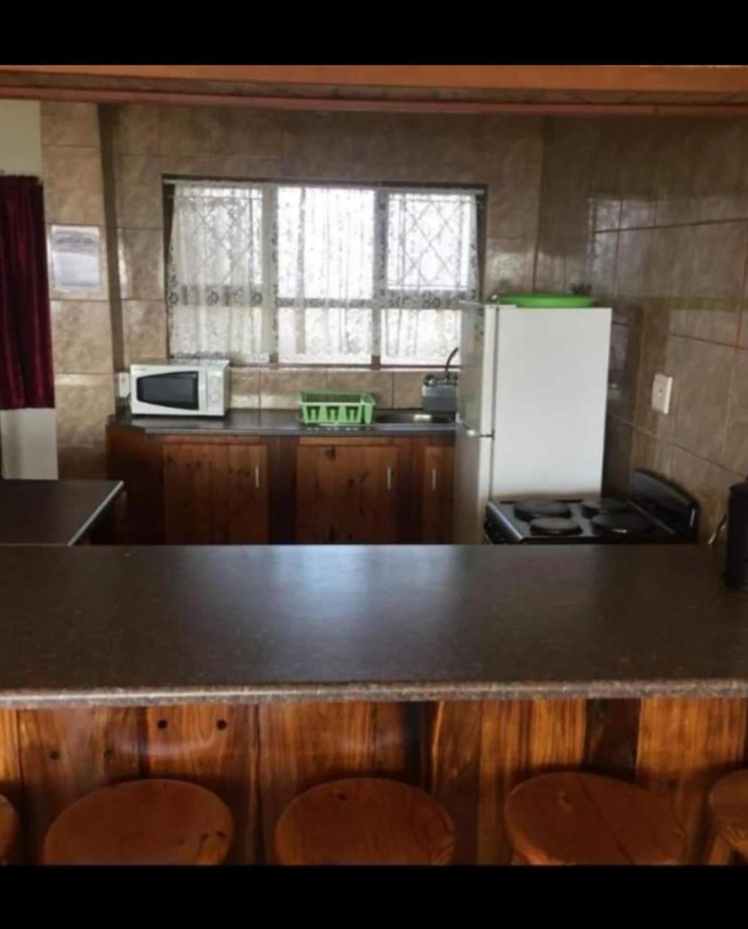 Breezy Seaview- On The Beach Amanzimtoti Exterior foto
